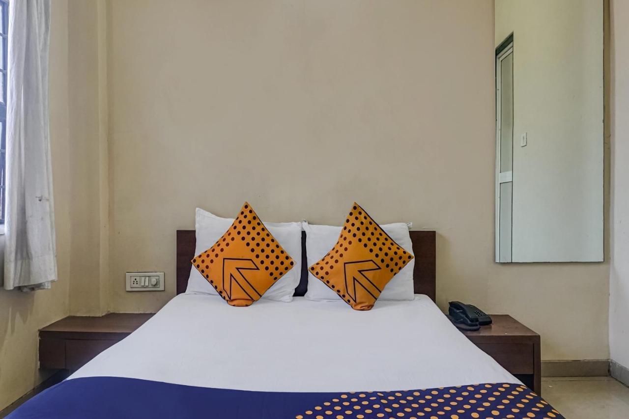 Oyo Flagship 75444 Hotel Kinara Lodging & Boarding Mangvadi Esterno foto