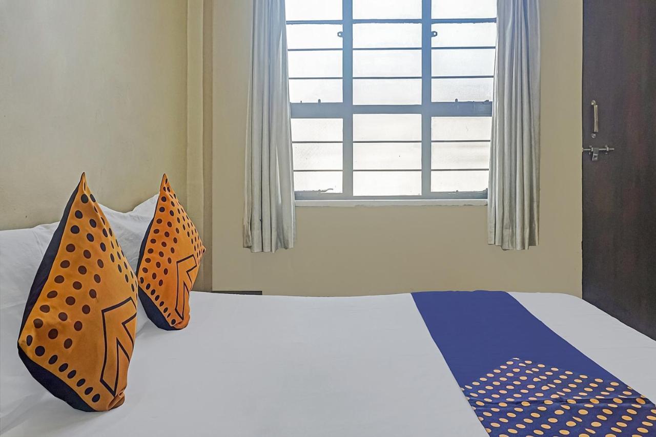 Oyo Flagship 75444 Hotel Kinara Lodging & Boarding Mangvadi Esterno foto