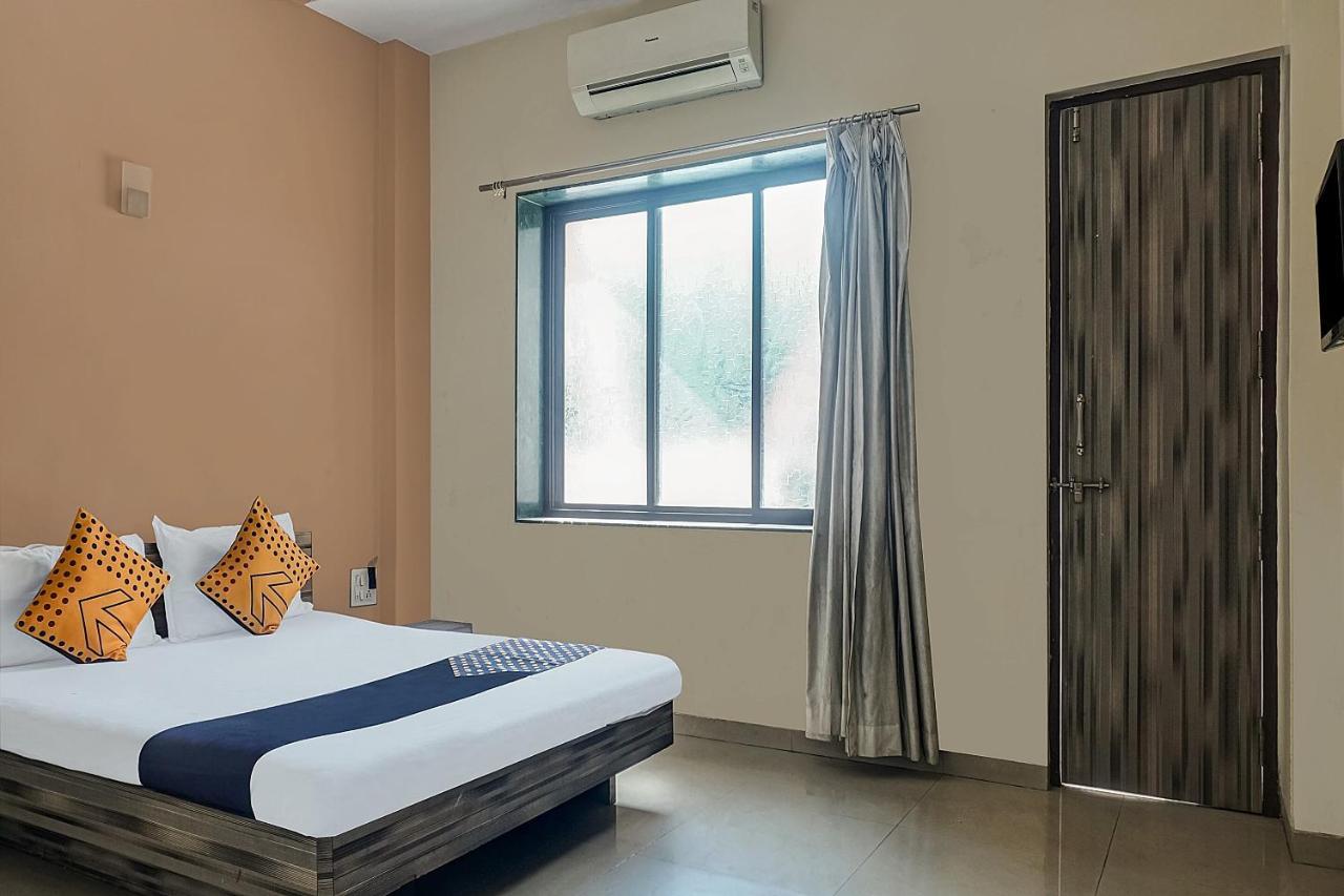 Oyo Flagship 75444 Hotel Kinara Lodging & Boarding Mangvadi Esterno foto