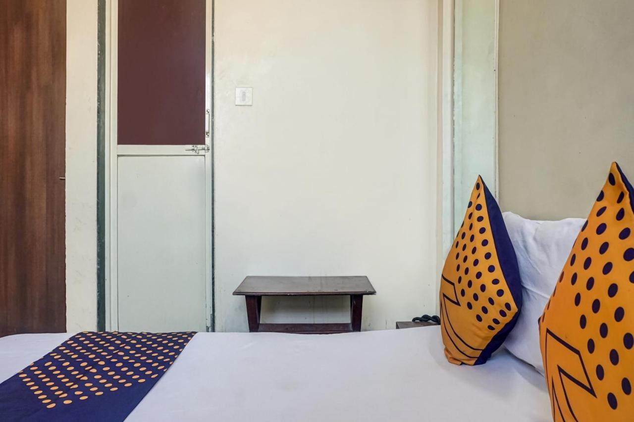 Oyo Flagship 75444 Hotel Kinara Lodging & Boarding Mangvadi Esterno foto