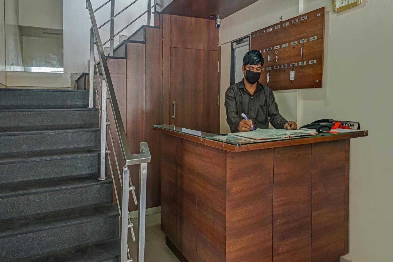 Oyo Flagship 75444 Hotel Kinara Lodging & Boarding Mangvadi Esterno foto