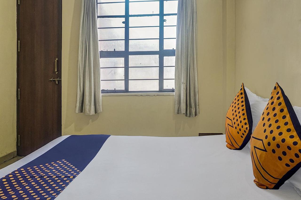 Oyo Flagship 75444 Hotel Kinara Lodging & Boarding Mangvadi Esterno foto