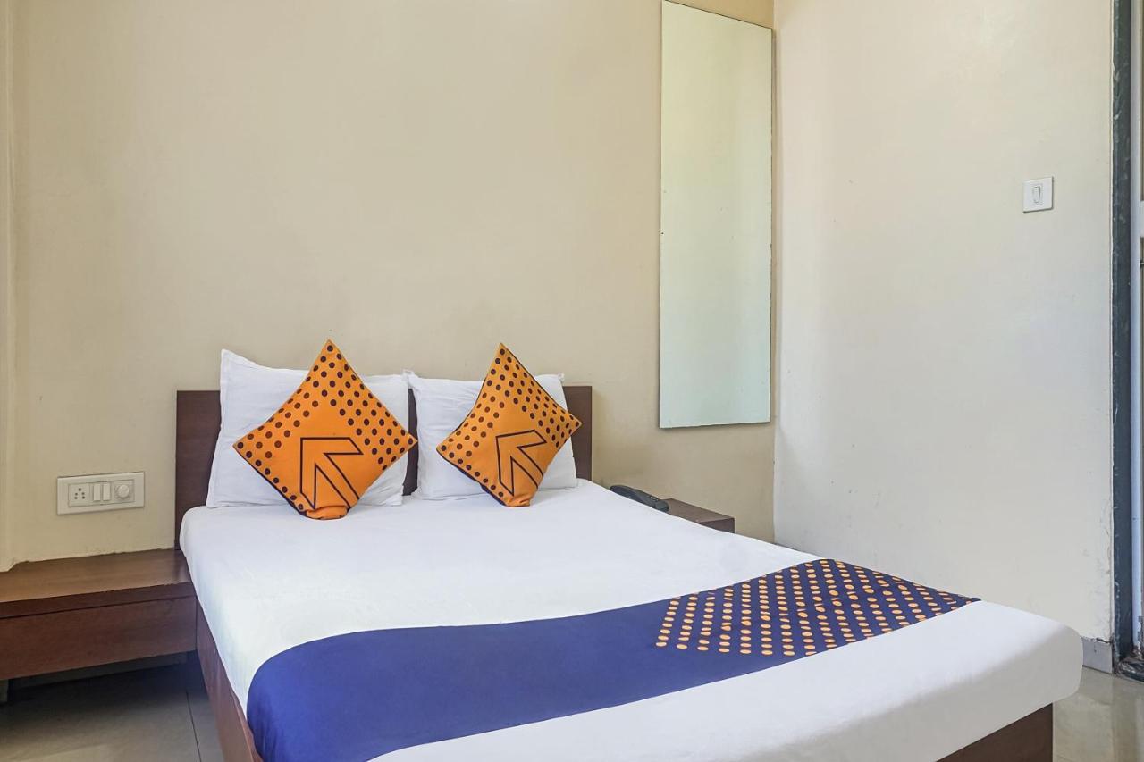 Oyo Flagship 75444 Hotel Kinara Lodging & Boarding Mangvadi Esterno foto