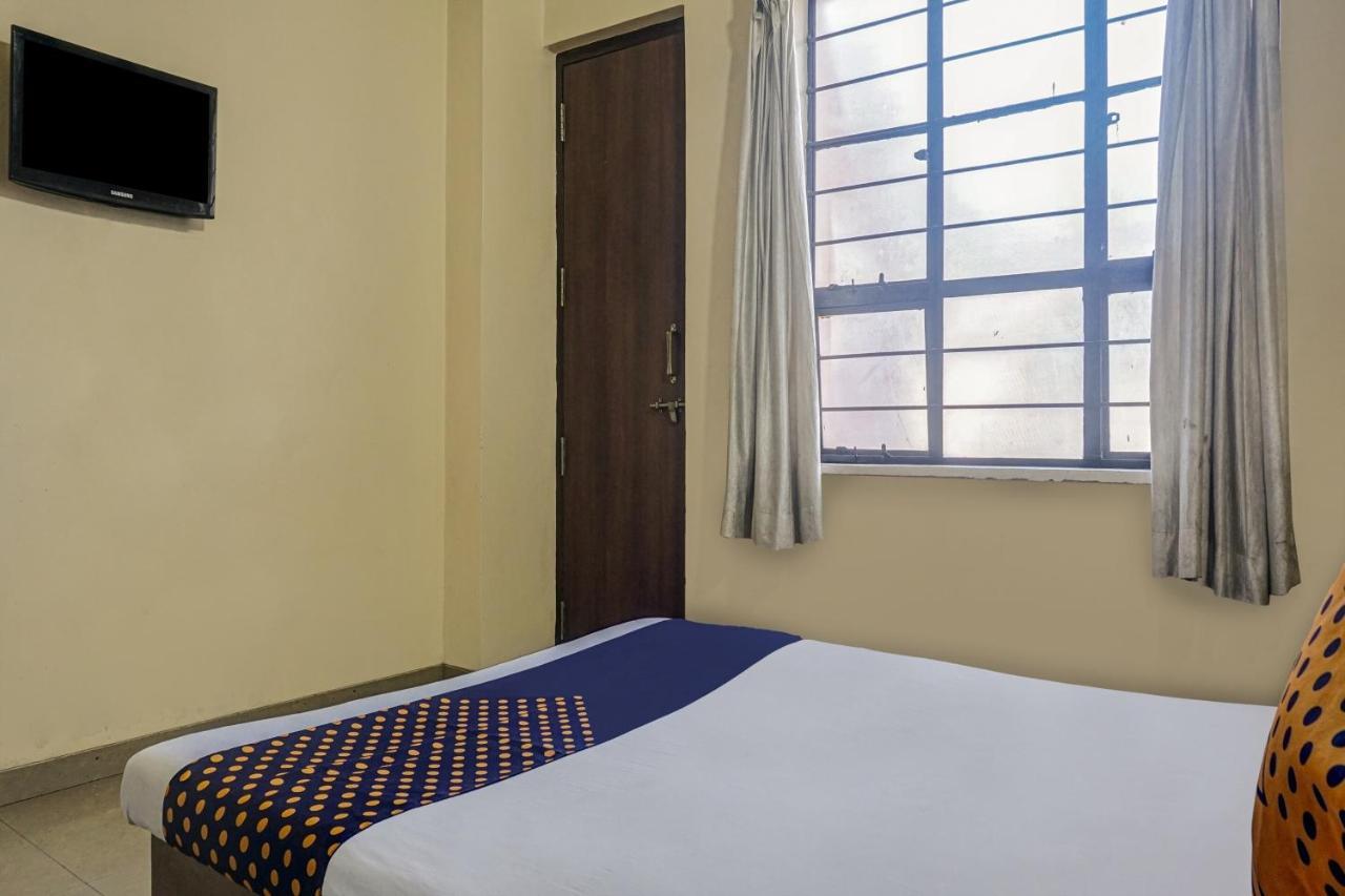 Oyo Flagship 75444 Hotel Kinara Lodging & Boarding Mangvadi Esterno foto