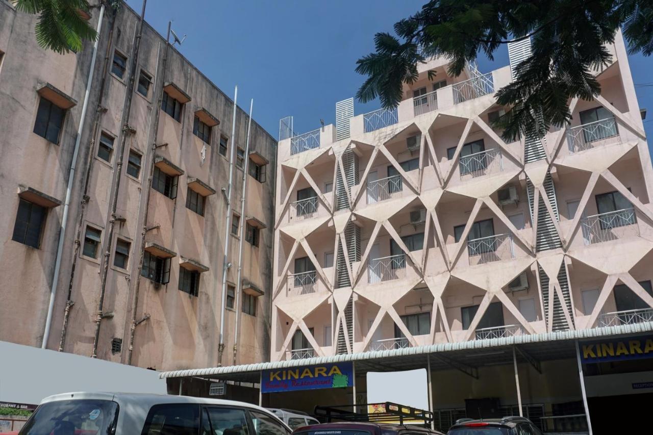 Oyo Flagship 75444 Hotel Kinara Lodging & Boarding Mangvadi Esterno foto