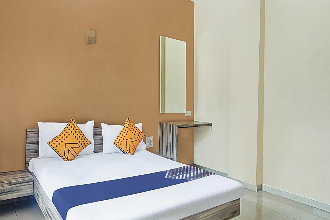 Oyo Flagship 75444 Hotel Kinara Lodging & Boarding Mangvadi Esterno foto